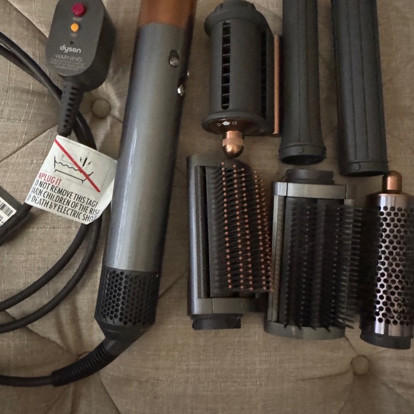 Dyson Multi-Styler Wand Hair dryer - Picture 3 of 8